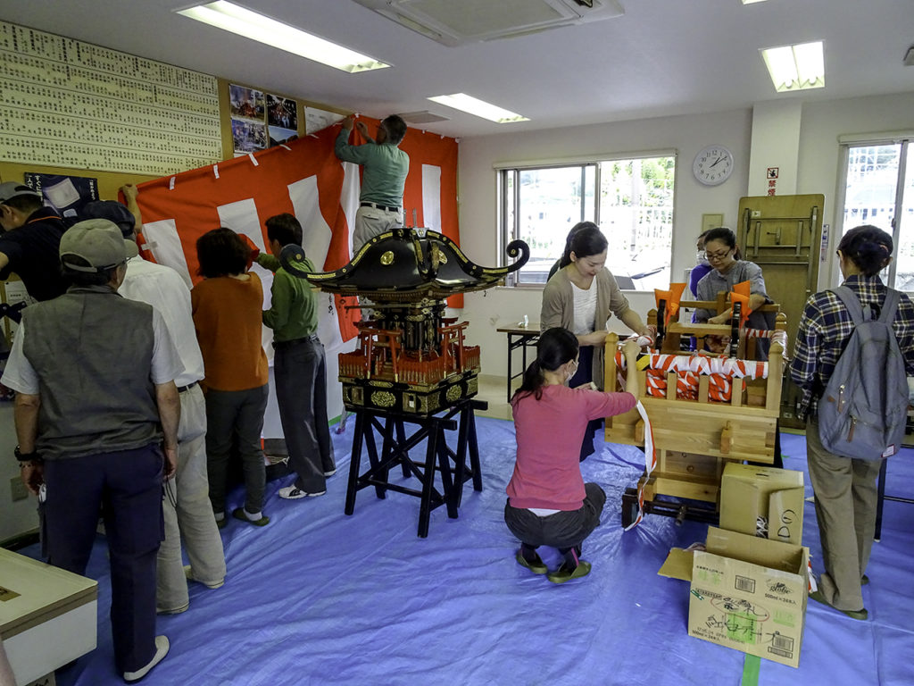 菅生神社祭礼準備