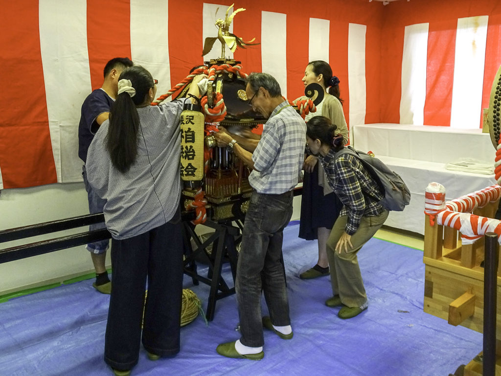 菅生神社祭礼準備